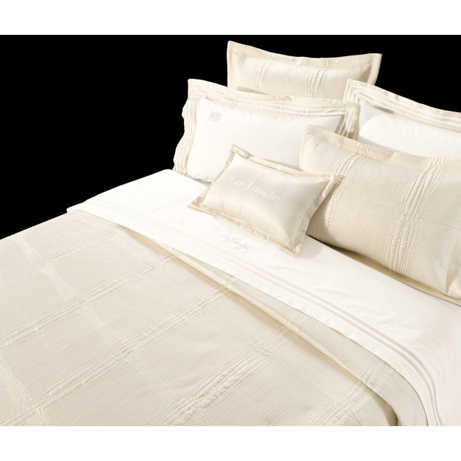 Κουβερλί Essenza Cream 240X250 Guy Laroche Κουβερλί Essenza Cream 240X250 Guy Laroche