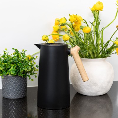 ESTIA ΚΑΝΑΤΑ ΘΕΡΜΟΣ ΜΕ ΕΡΓΟΝΟΜΙΚΗ ΛΑΒΗ 1.0lt ΜΑΥΡΟ ESTIA ΚΑΝΑΤΑ ΘΕΡΜΟΣ ΜΕ ΕΡΓΟΝΟΜΙΚΗ ΛΑΒΗ 1.0lt ΜΑΥΡΟ