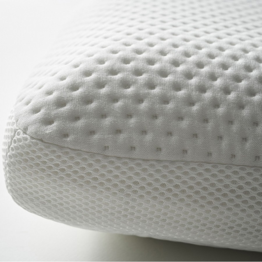 Μαξιλάρι με γέμιση απο 100% air memory foam και κάλυμμα διπλής όψης - η μια πλευρά είναι από ζακάρ ύφασμα διπλής ύφανσης, ενώ η άλλη από ύφασμα με τεχνολογία SensIce® cooling, ιδανικό για τους καλοκαιρινούς μήνες. Πλένεται στο πλυντήριο στους 40°C το εξωτ