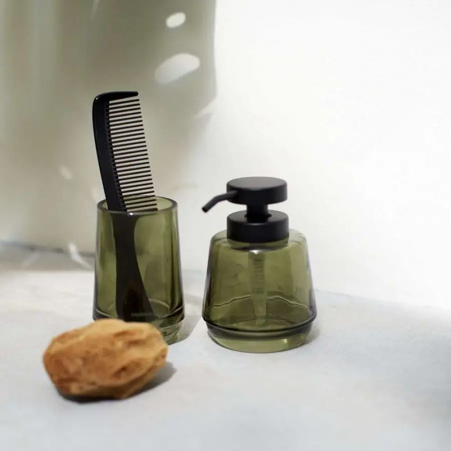 Mood green set δοχείο κρεμοσάπουνου 380 ml & ποτήρι οδοντόβουρτσας Sealskin